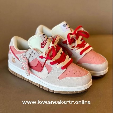 Nike Dunk Swoosh Pink