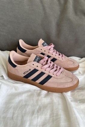 Adidas Spezial pudra