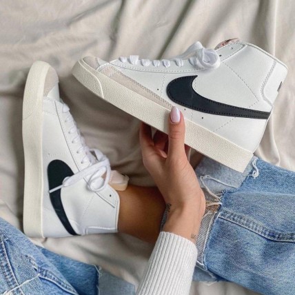 Nike Blazer  Mid 77
