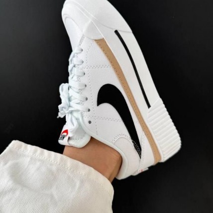 Nike Court Legacy Lift