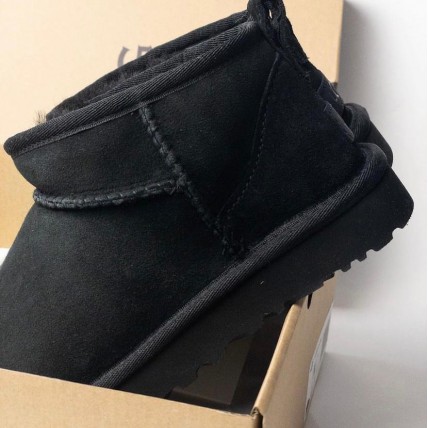 UGG Siyah Mini