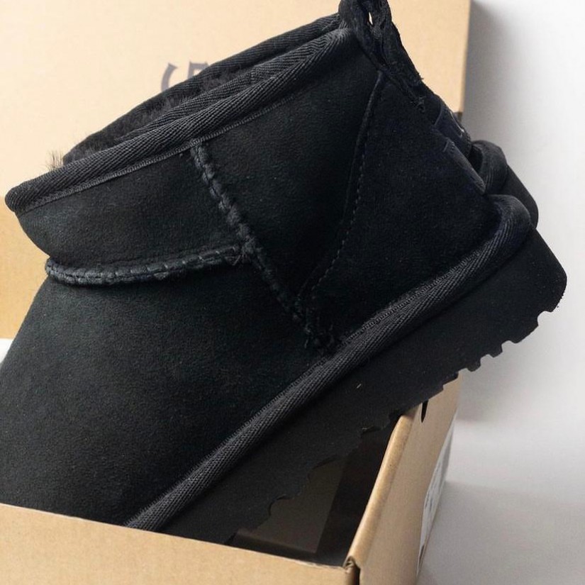 UGG Siyah Mini
