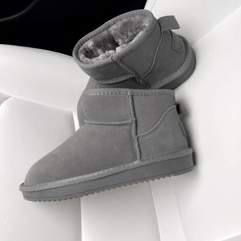 UGG Gri Mini